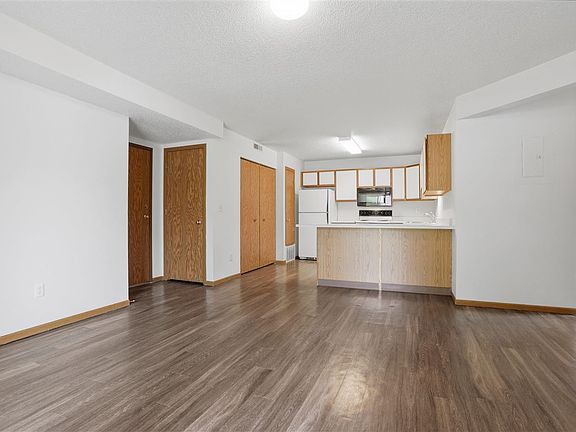 5th image of 143 S Scott Blvd
