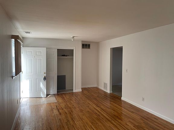 5th image of 99 Bartlett Ave #A