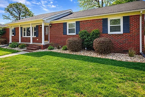 305 Woodbridge Dr Photo 1