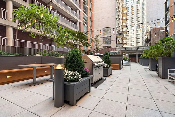 Rented by Compass | media 24