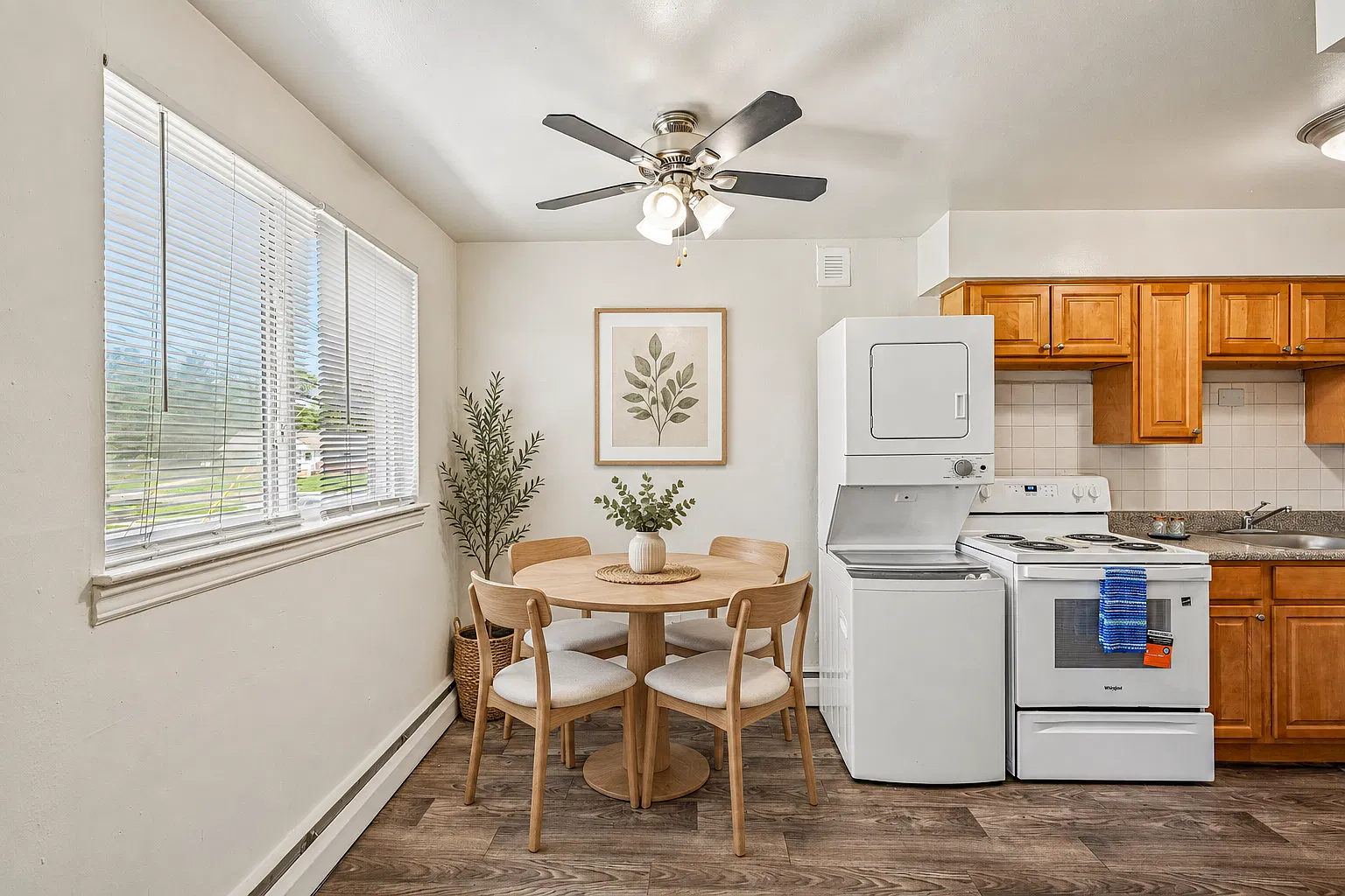 Warwick Terrace Apartment Homes — Photo 1