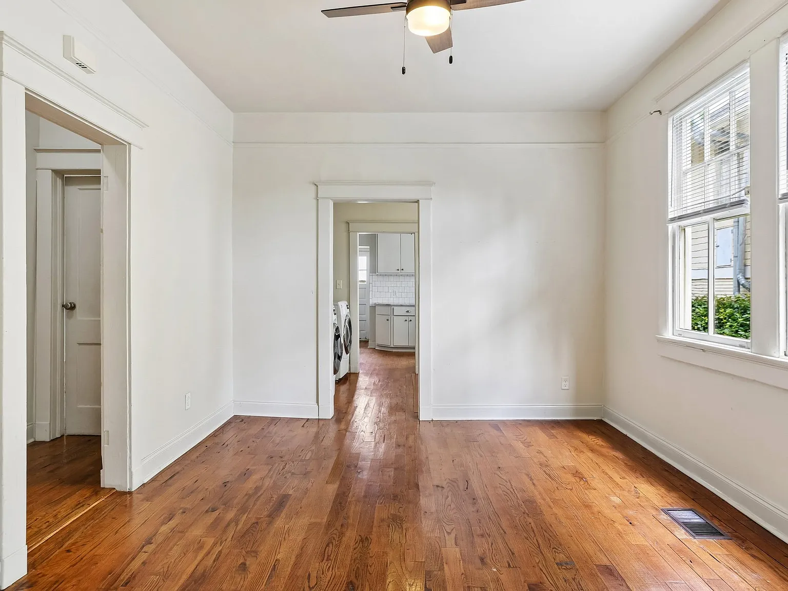 2802 Calhoun St — Photo 3