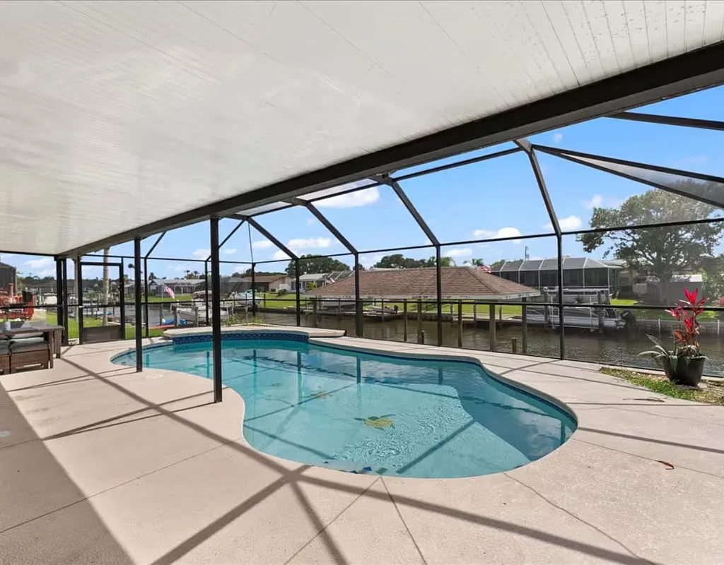 3 bed, $4,900 — Photo 1