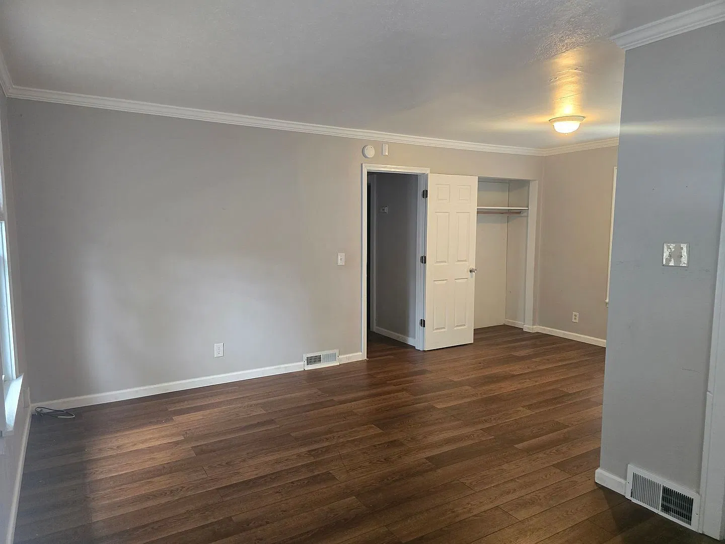 6 bed, 2.0 bath, 2031 sqft, $2,400 — Photo 2