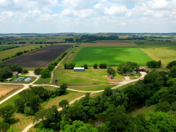 2550 York Creek Rd, New Braunfels, TX 78130