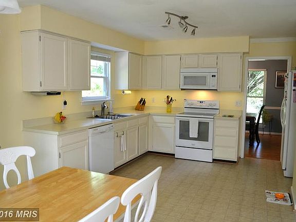4th image of 3401 Brightfield Ct