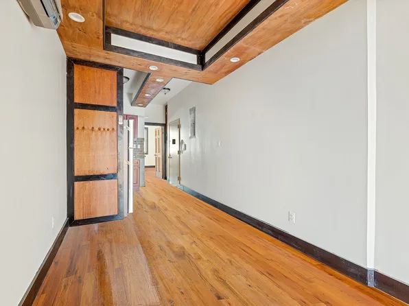 1287 Greene Avenue image 7 of 10