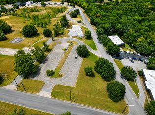 105 Memorial Dr, Denison, TX 75020