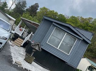 17 Pond View Dr, Willow Street, PA 17584