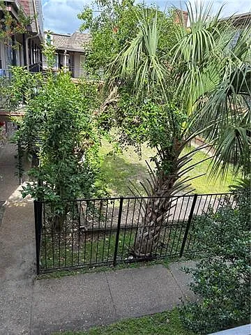 2 bed, 1.0 bath, 1012 sqft, $1,400 — Photo 2