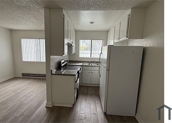 5th image of 420 Cedar Ave #18