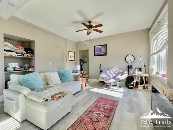 538 N Main St #416-417, Hendersonville, NC 28792