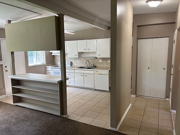 4th image of 2921 SW 36th St