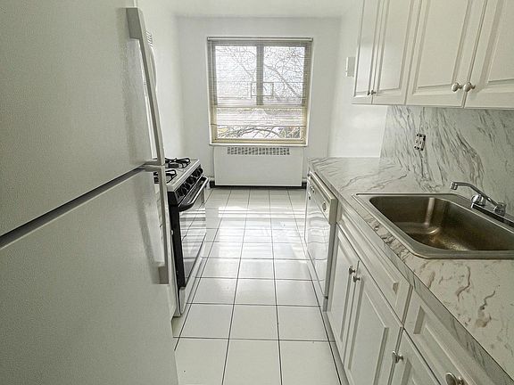 2nd image of 69-02 186th Ln