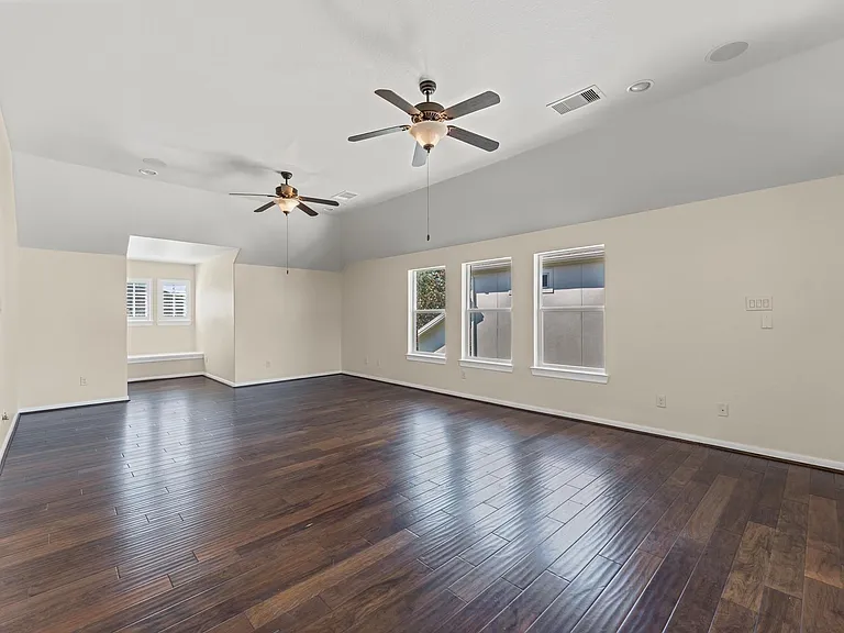 7 N Beech Springs Cir — Photo 25