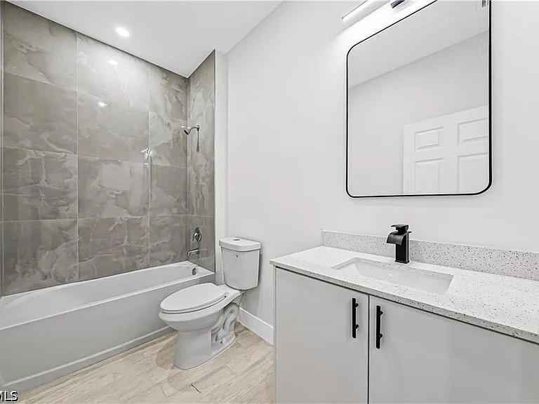 2220 Kenneth Ave S — Photo 13