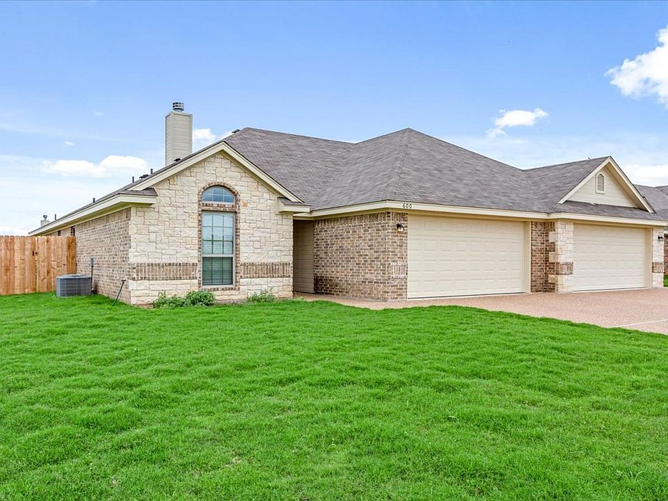 600 Hilltop Dr, Hewitt, TX 76643 | Zillow