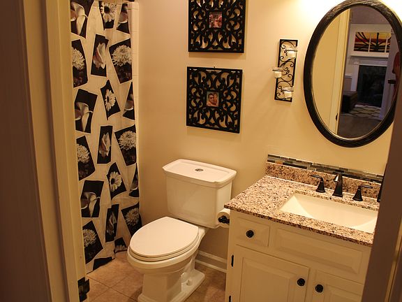 3rd image of 3519 Cottonwood Dr