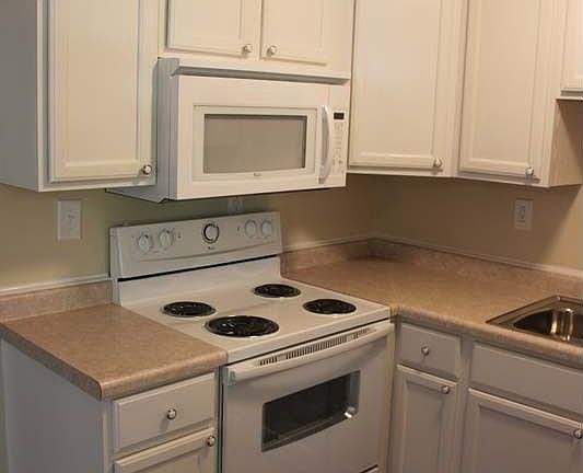4th image of 2905 S Sheridan Ave