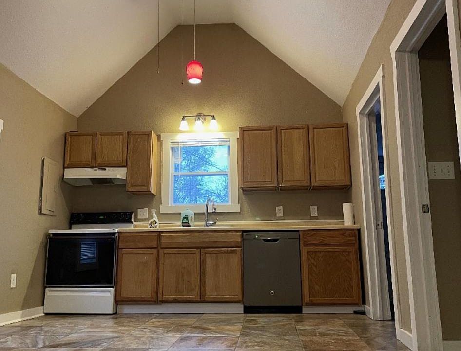 2nd image of 705 1st St