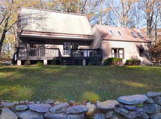 15 Briarwood Rd, Glocester, RI 02857