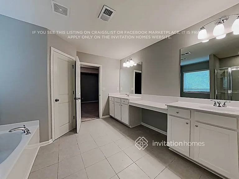 235 N Fortune Way — Photo 14