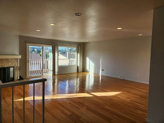 Living room windows face west