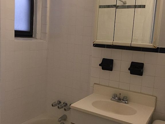 5th image of 4333 48th St APT 5D