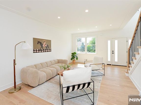 3rd image of 5-31 Boyd Avenue