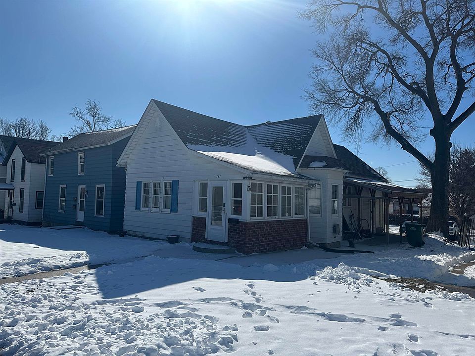 1st image of 747 1st Ave