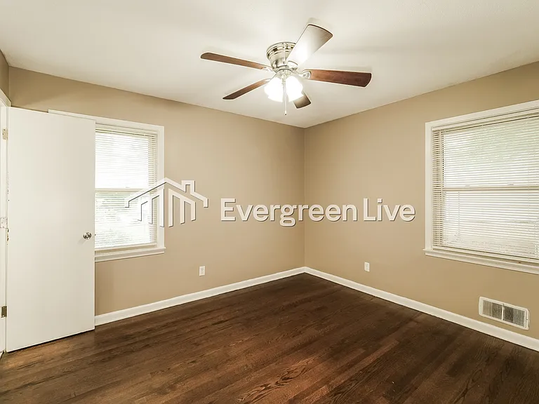 4423 S Union Ave — Photo 9