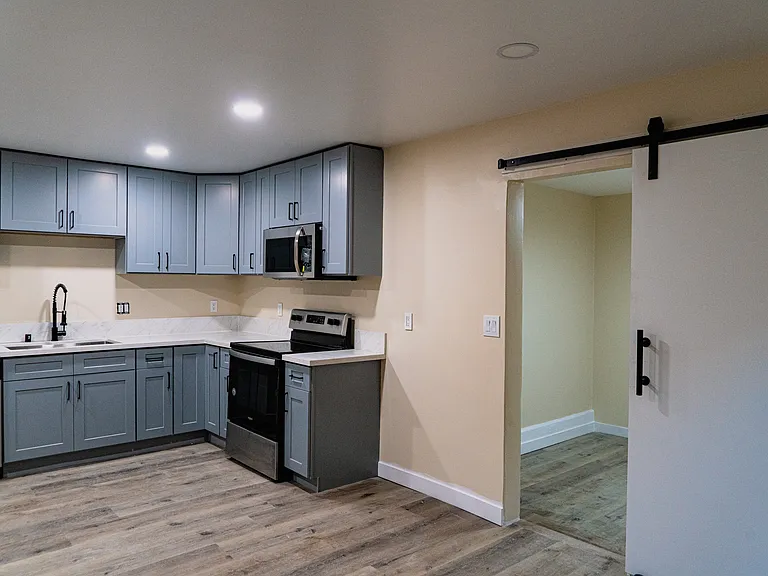 2233 Logan Ave #2 — Photo 16