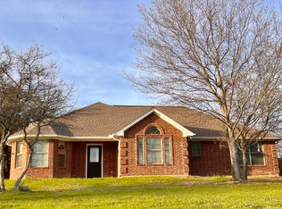 104 Forrest View Ct, Weatherford, TX 76087