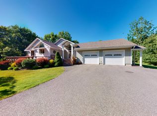 206 Ash Point Dr, Owls Head, ME 04854
