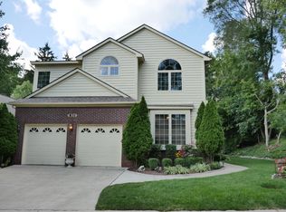 831 Milford Glen Cir, Milford, MI 48381