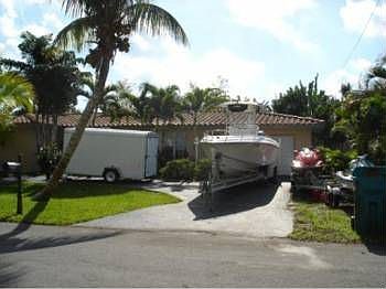 2nd image of 718 SW 24th Ave