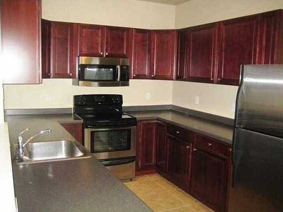 4th image of 624 NE 29th Dr APT B