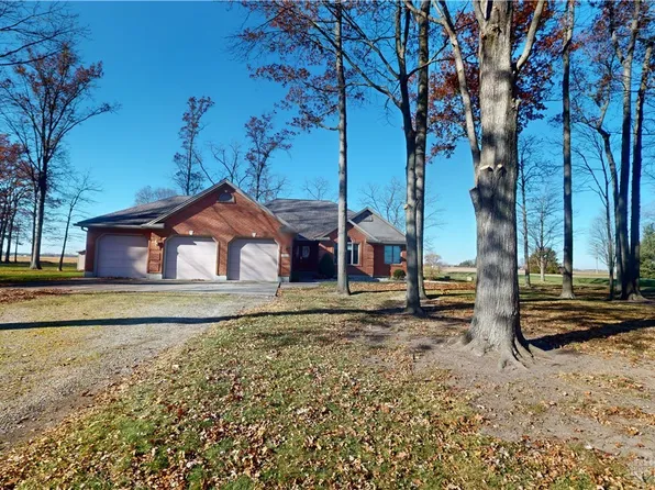 4988 Beechwood Dr, Greenville, OH 45331