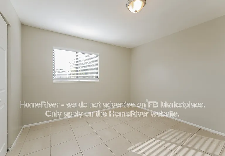 1720 SW 3rd Pl — Photo 12