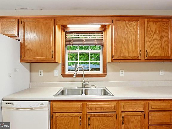 2nd image of 2747 Twymans Mill Rd