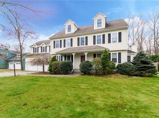 36 Valley Stream Dr, Cumberland, RI 02864
