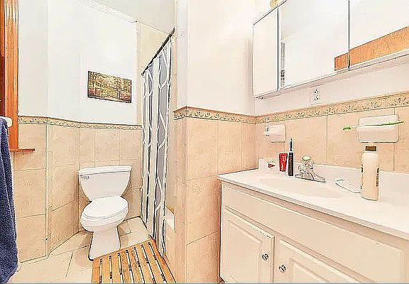 4th image of 171 E 81st St #2K