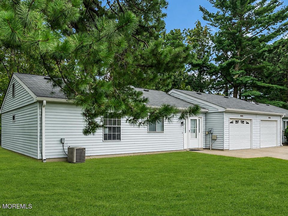 1st image of 519B Cheshire Court
