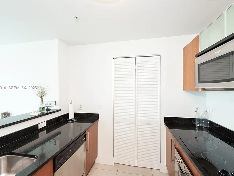 300 S Biscayne Blvd #T-2814 — Photo 8