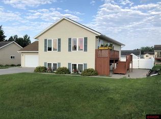 112 Red Shoe Dr, Courtland, MN 56021