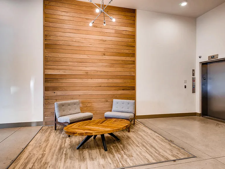Broadway Lofts | Englewood, CO Apartments