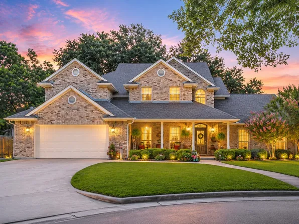 820 Cedar Creek Cir, Bonham, TX 75418