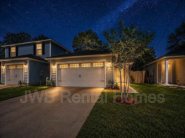 8213 Free Ave — Photo 10