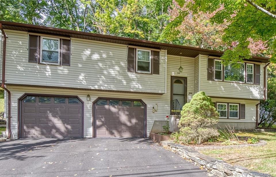 1st image of 90 Orleans Dr