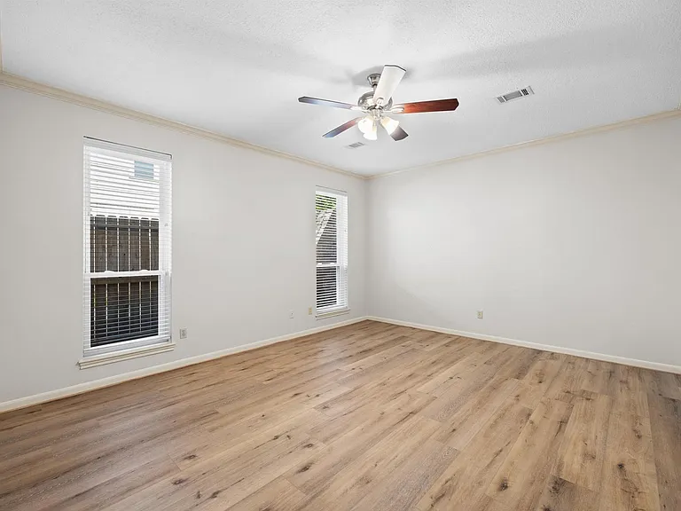 12119 Auburn Hills Dr — Photo 16